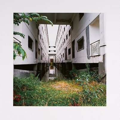 Alternate image of Standing still by Simryn Gill