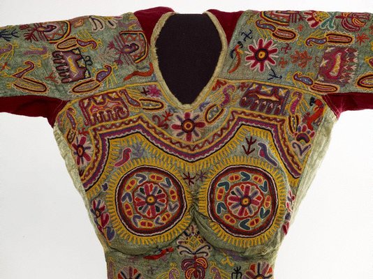 Alternate image of Short embroidered 'choli' (blouse) by