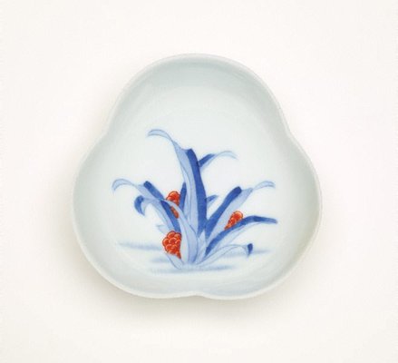 Alternate image of Set of 5 three-lobbed dishes with décor of Japanese rhodea ('rhodea japonica') by Arita ware/ Nabeshima style