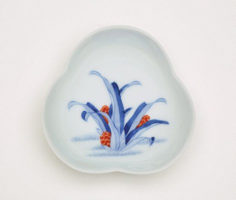 Alternate image of Set of 5 three-lobbed dishes with décor of Japanese rhodea ('rhodea japonica') by Arita ware/ Nabeshima style