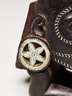 Alternate image of Nguzunguzu or Toto isu (canoe figurehead) by Solomon Islands people