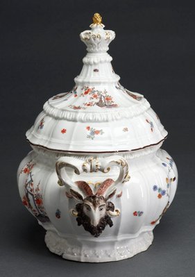 Alternate image of Tureen and cover by Meissen