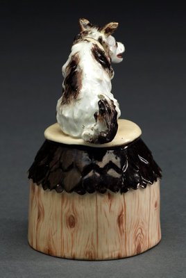 Alternate image of Dog on kennel by Meissen